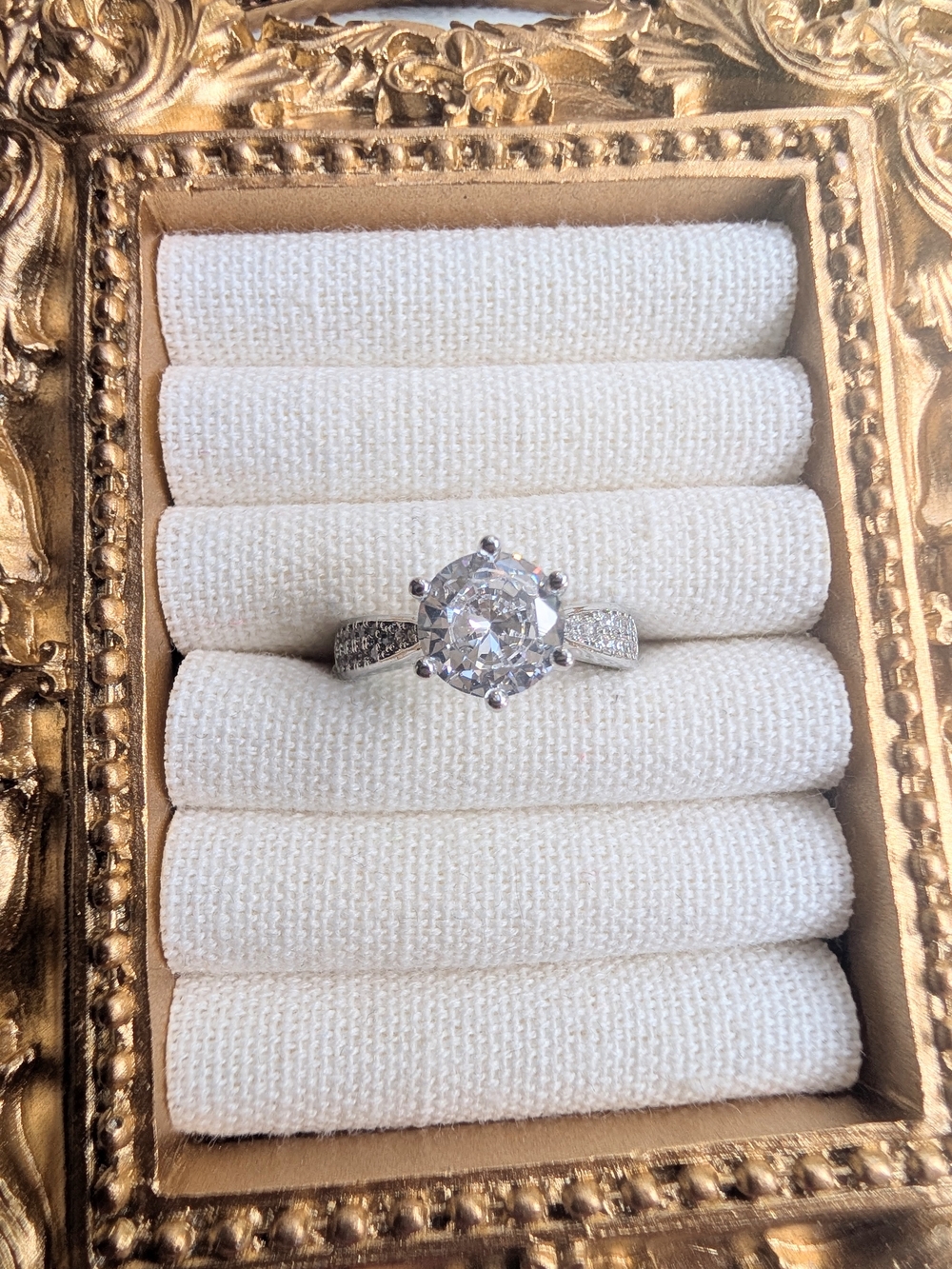 Beautiful Moissanite and Silver ring that sparkles Sz 6, 7, 6.75 💎⚜️💎